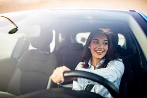 can college students stay on parents' car insurance